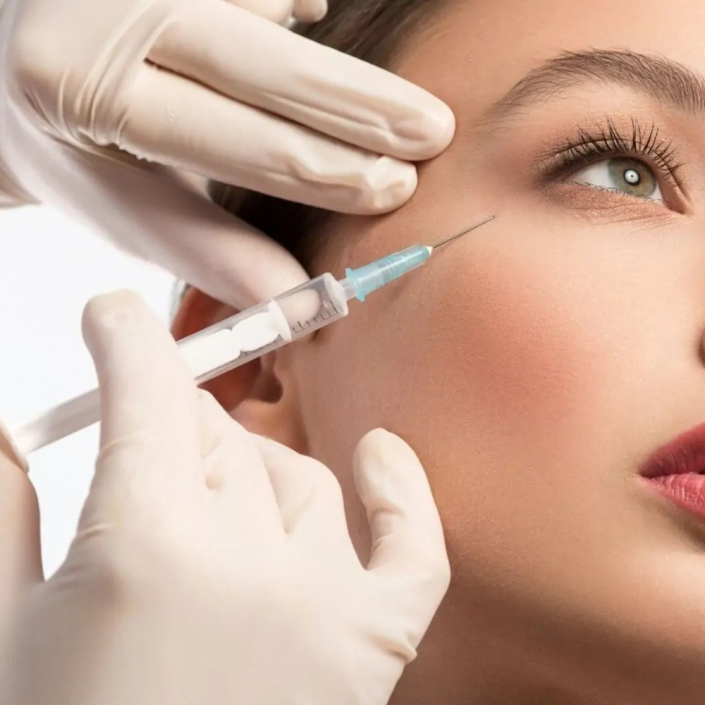 Skinbooster melhora a hidratação, elasticidade e firmeza da pele, promovendo um aspecto mais jovem e saudável.